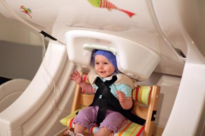 Magnetoencefalografía para estudiar la actividad cerebral de los bebés